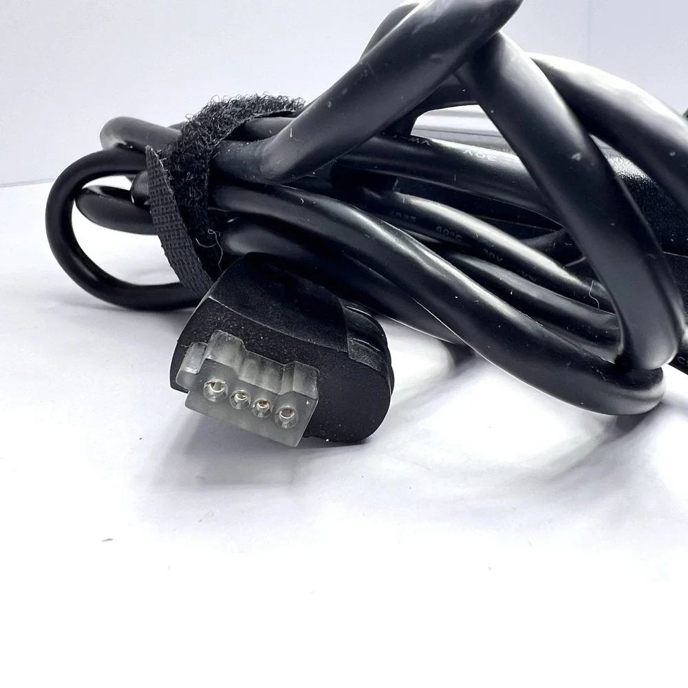 iGo 6630068-0400‎ AC Adapter Power Supply Charger 15-24V 90W with Accessories